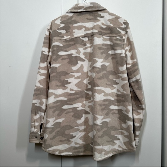 Eddie Bauer Camo Fleece Button Down - Women’s Large - Picture 3 of 3
